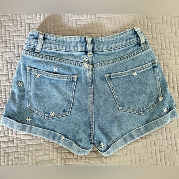 SOLD ON DEPOP*** Daisy Jean Shorts - Picture 2 of 3